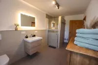 22_eberlhof-chiemsee_bergblick