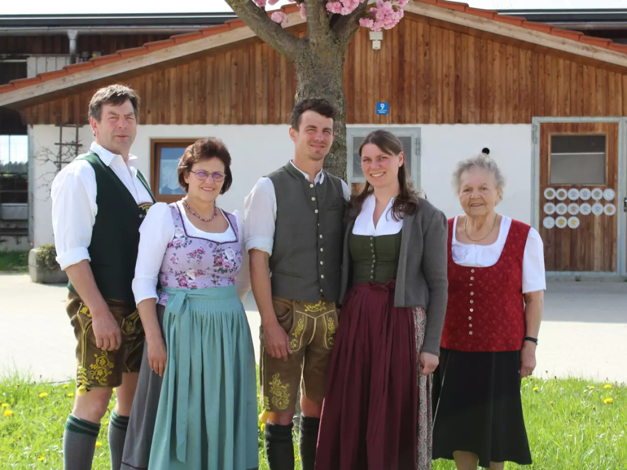 Bild zeigt die Familie Posch